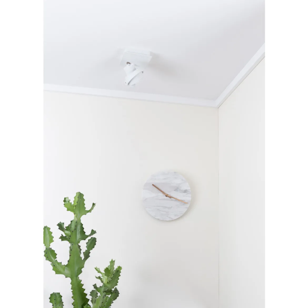 Witte klok van marmer - Zuiver Marble Time