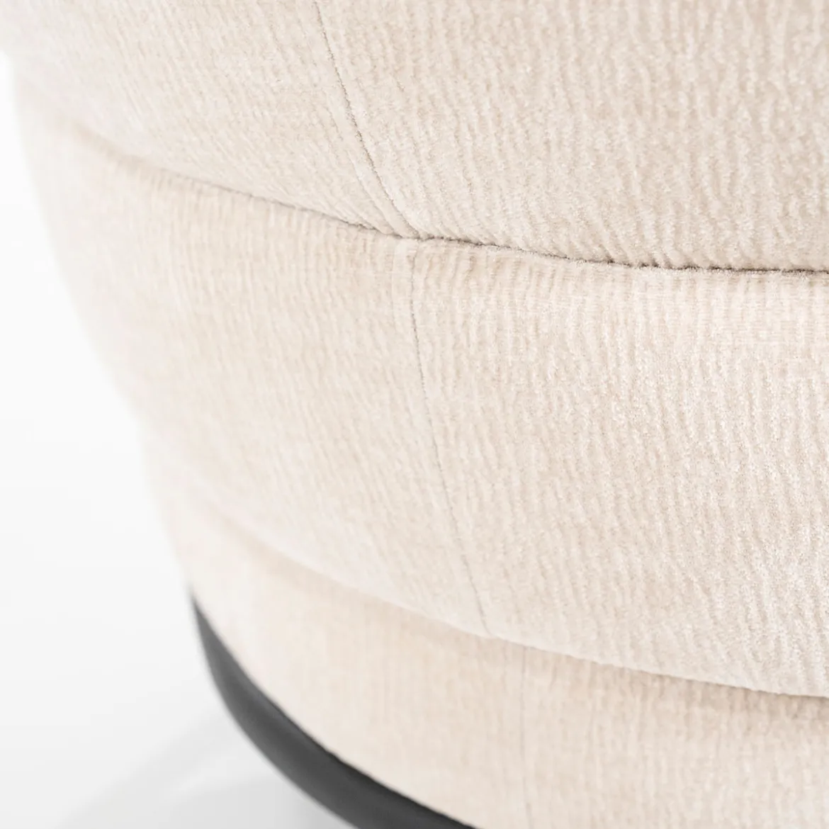 Zachte fauteuil met ronde rug - Eleonora David