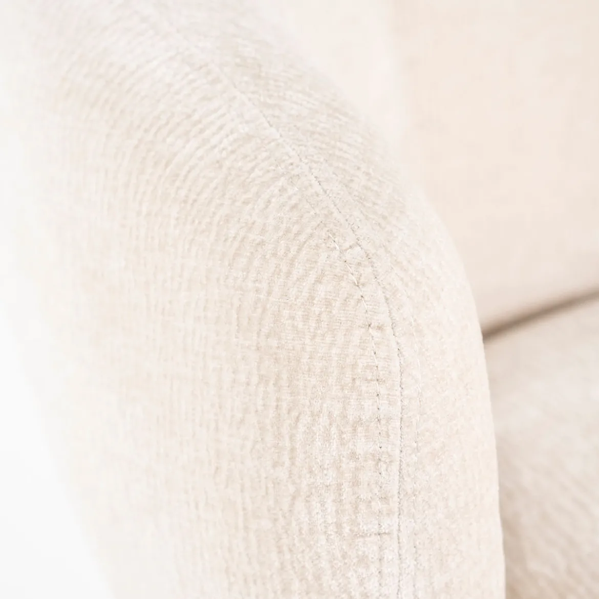 Zachte fauteuil met ronde rug - Eleonora David
