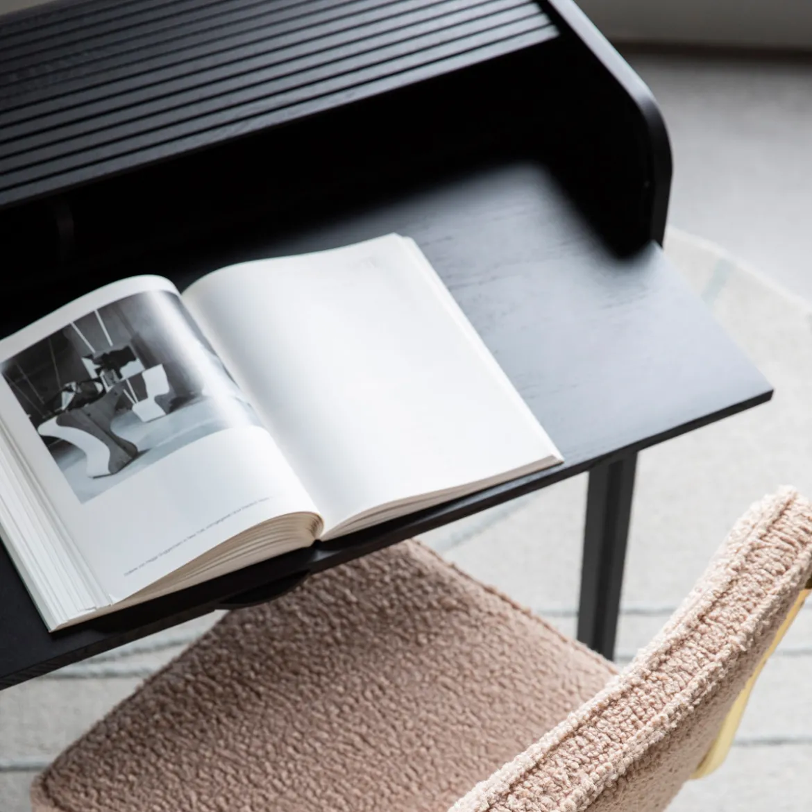 Zwart design bureau - Zuiver Barbier Black