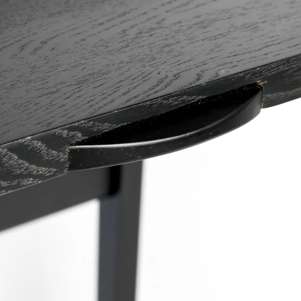 Zwart design bureau - Zuiver Barbier Black