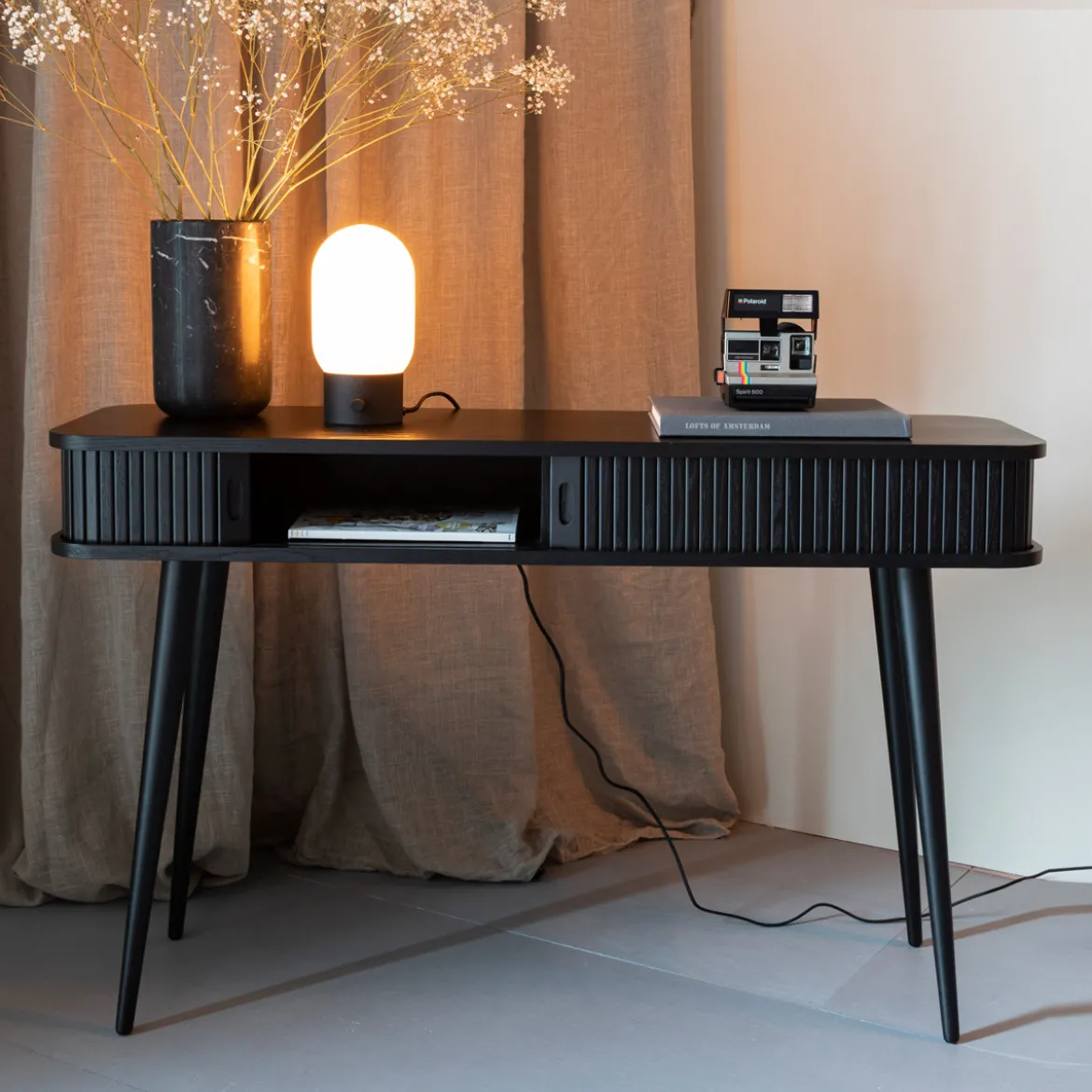 Zwarte design sidetable - Zuiver Barbier Black