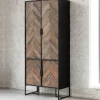 Zwarte kast met visgraat deuren - DTP Home Criss Cross