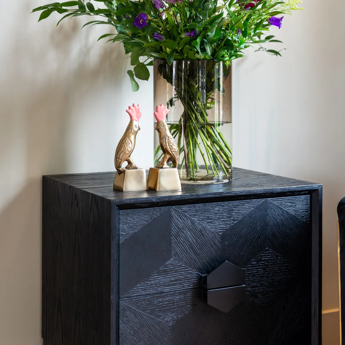 Zwart nachtkastje van hout - Richmond Interiors Blax